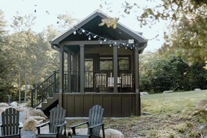 Property grounds - Willow Cabin by Creekside Hideaway (Gatlinburg)