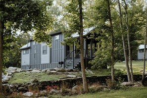 Exterior - Willow Cabin by Creekside Hideaway (Gatlinburg)