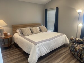 3 bedrooms, in-room safe, iron/ironing board, travel cot