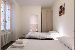 2 chambres, fer et planche à repasser, Wi-Fi gratuit, draps fournis