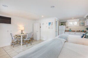 1 室のベッドルーム、アイロン / アイロン台、WiFi (無料)、ベッドシーツ