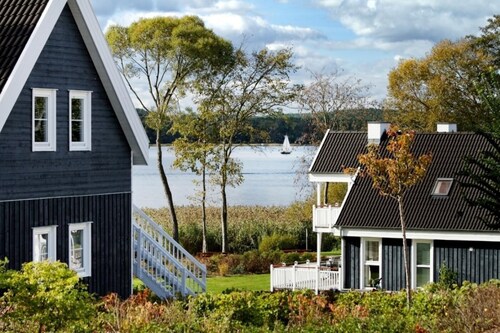 Familienhaus am Wald im Schlosspark Bad Saarow, 264m², 12+4 Pers, Sauna, Kamin