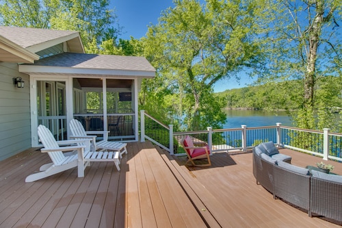 Fire Pit & Grill: Riverfront Home in Arkansas!