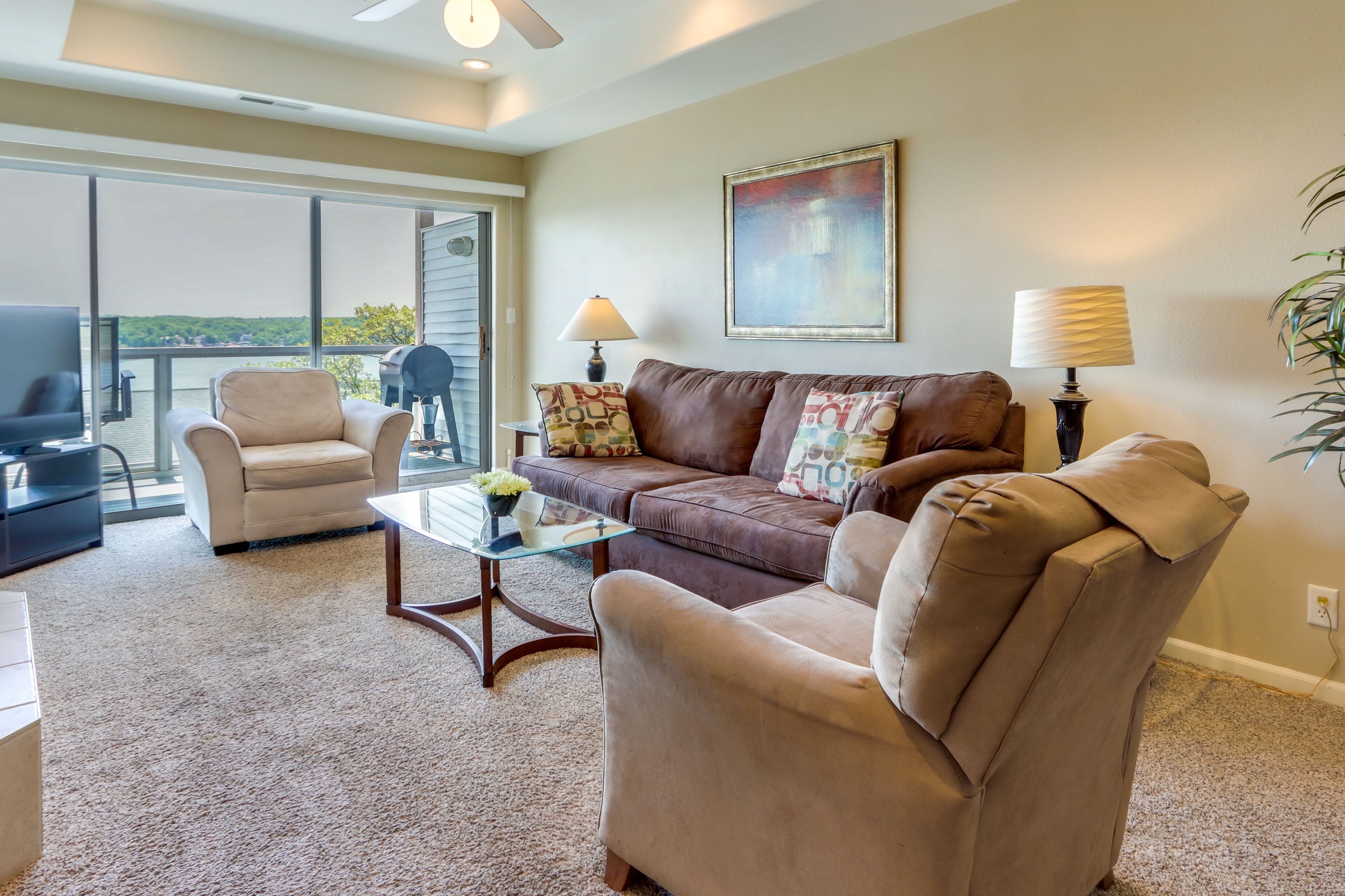 Lake Ozark Condo Rental w/ Pool & Lake Access!