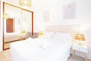 2 室のベッドルーム、WiFi、ベッドシーツ