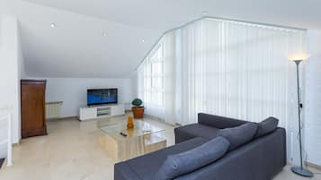 Télévision, cheminée