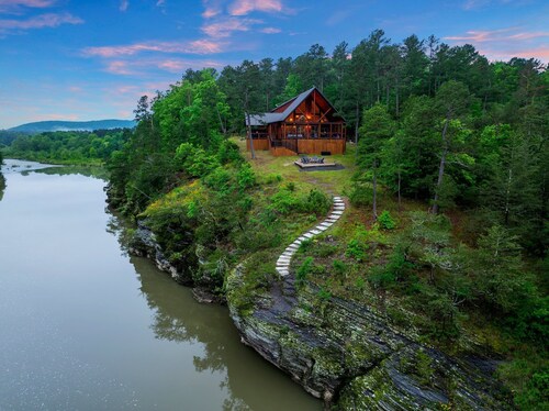 Tranquil Ridge - Luxury River Front Cabin w-exquisite views -Kayak🛶Fish🎣Relax