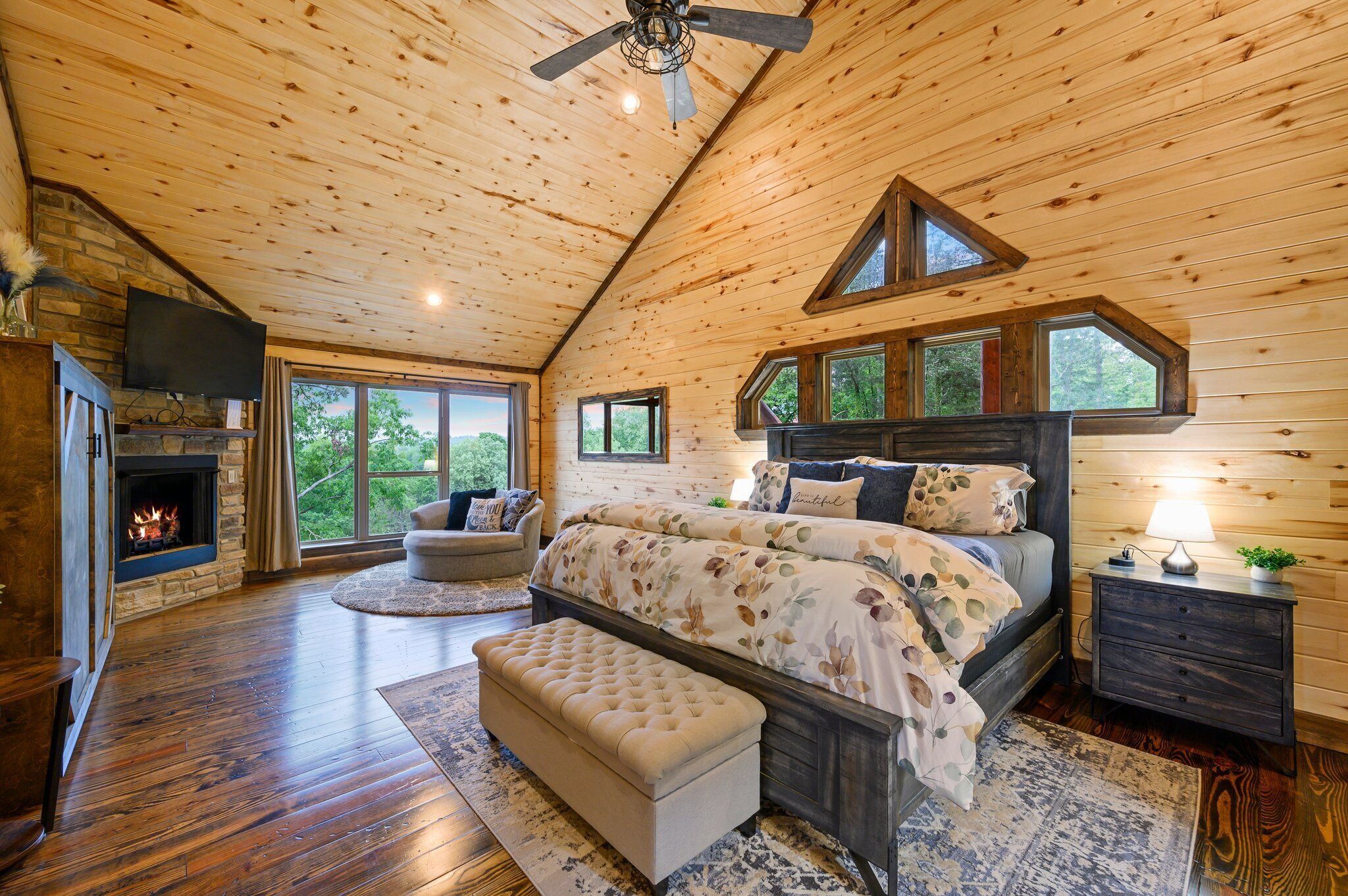 2 bedrooms, iron/ironing board, travel cot, free WiFi