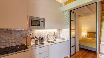 Coffee/tea maker, fridge, microwave, electric kettle