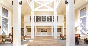 Casa, varias camas, acceso a la alberca, vista al campo de golf | Lobby