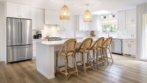 Casa, varias camas, acceso a la alberca, vista al campo de golf | Cocina privada | Refrigerador, microondas, horno y parrilla de estufa 