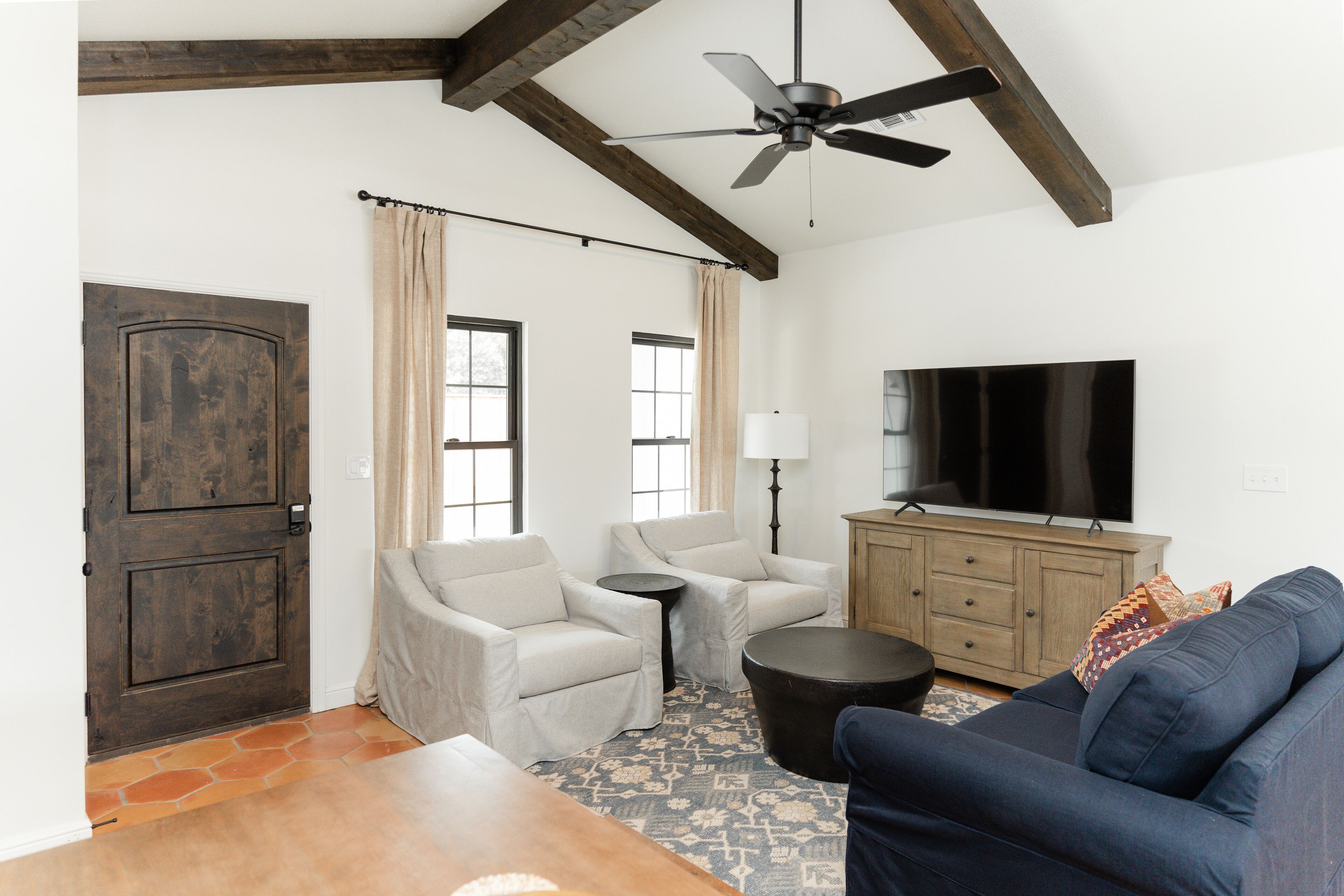 Family Cottage, Pool View | Living area | 65-inch Smart TV with digital channels, TV, Netflix