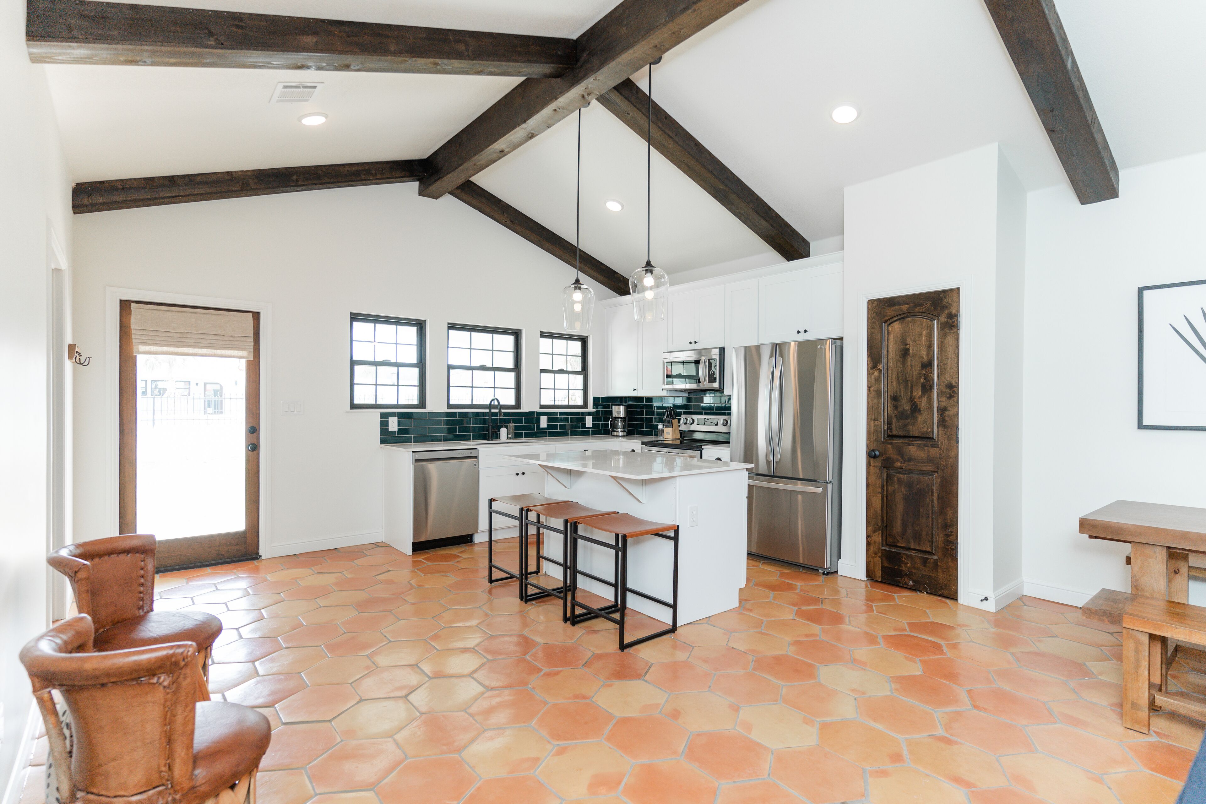 義式濃縮咖啡機、咖啡機/沖茶器、電熱水壺、兒童餐椅