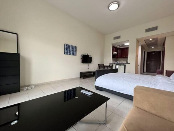 1 bedroom - Affordable Studio | Convenient Location Near Transit (Dubai)