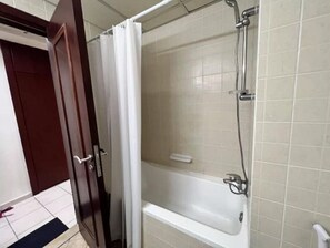 Bathroom - Affordable Studio | Convenient Location Near Transit (Dubai)