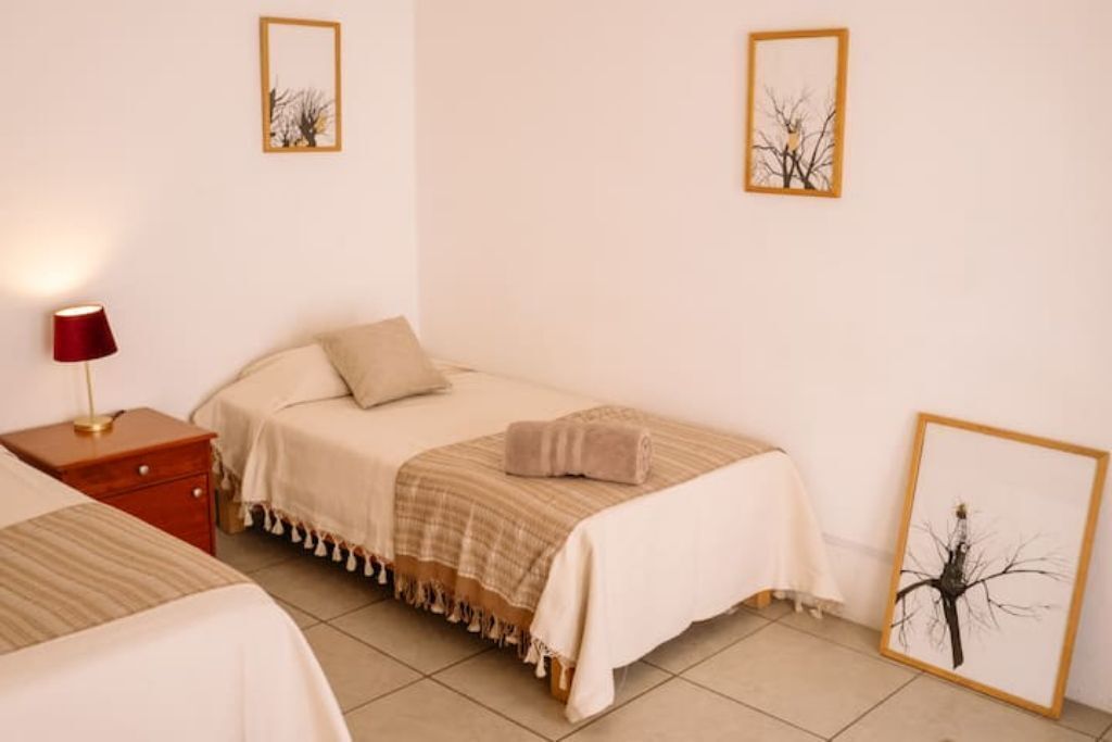 Spacious artsy home with fast WiFi