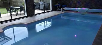 Spacieuse Villa 4 Avec Piscine Intérieure