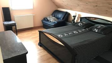5 bedrooms, iron/ironing board, travel cot, free WiFi