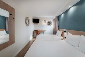 Frette Italian sheets, premium bedding, Select Comfort beds, desk - Kyriad Direct Orleans Nord - Cap Saran (Saran)