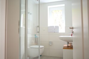 Bruser, hårtørrer, håndklæder, Sæbe