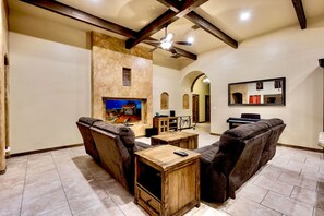 智能電視、壁爐