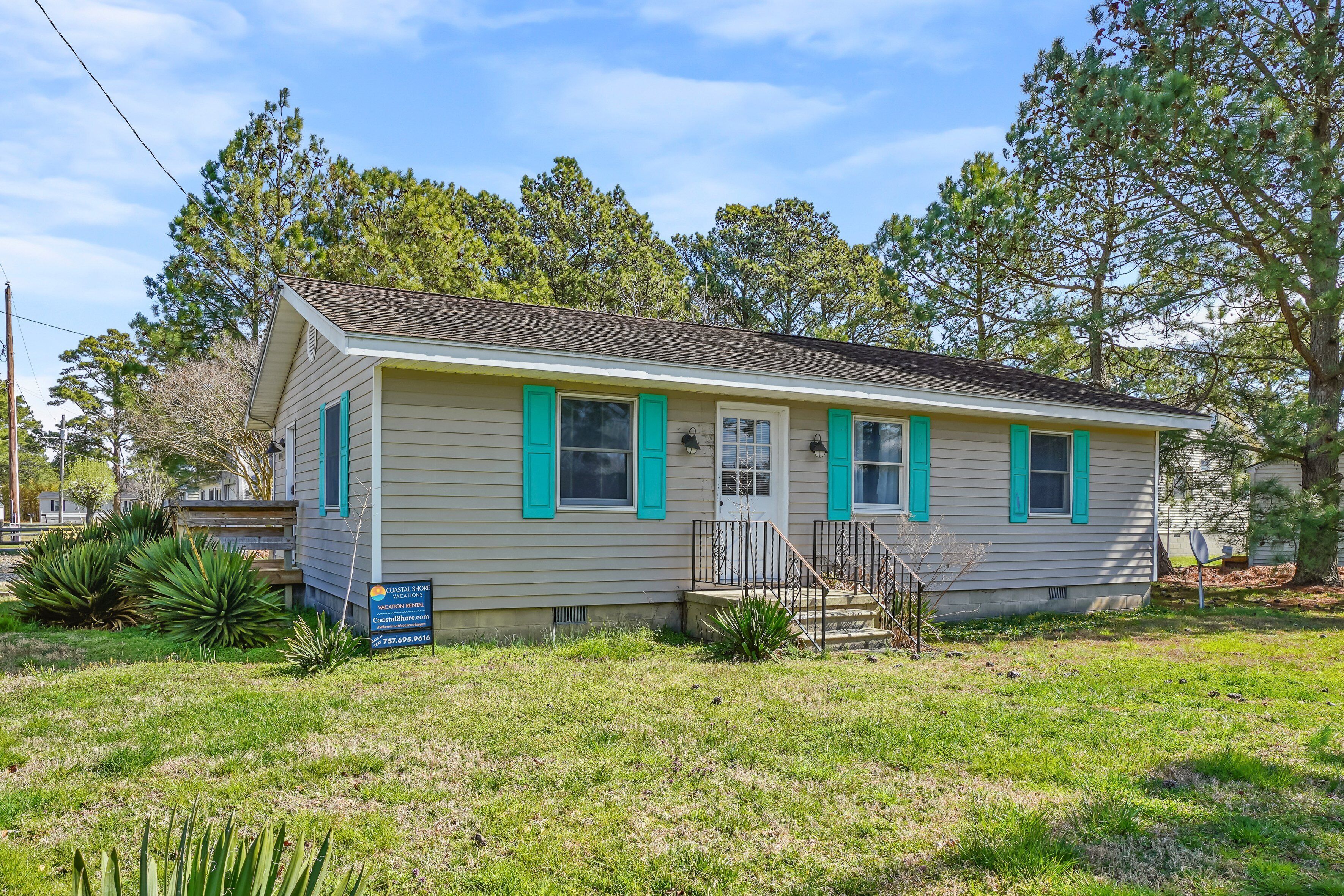 Beach Breeze - Charming cottage; Close to town!