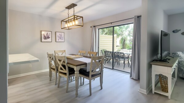 Villa, Mehrere Betten, Terrasse, Gartenblick (2244 Heritage Villas) | Speisen