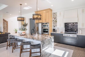 House, Multiple Beds (Colombia Retreat) | Private kitchen - Colombia Retreat (St. George)