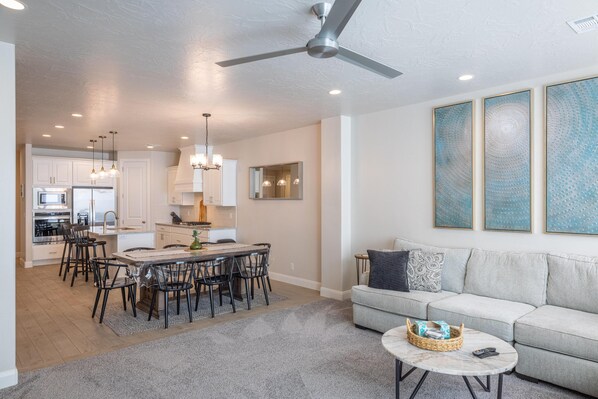 Townhome, Multiple Beds (Poolside Plunge) | Living area