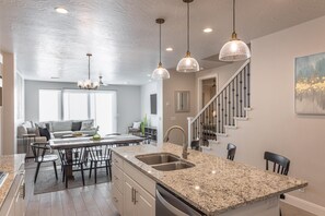 Townhome, Multiple Beds (Poolside Plunge) | Interior