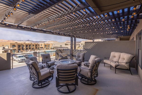 Townhome, Multiple Beds (Pool ParTee Paradise) | Outdoor dining