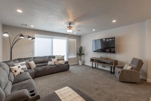House, Multiple Beds (Pool ParTee Paradise) | Living area - Pool Partee Paradise (St. George)