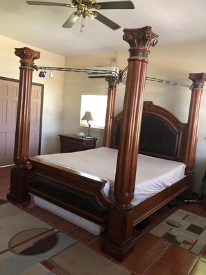 3 bedrooms, iron/ironing board, free WiFi, bed sheets - Beautiful family vacation home in the Bahamas. (Freeport)