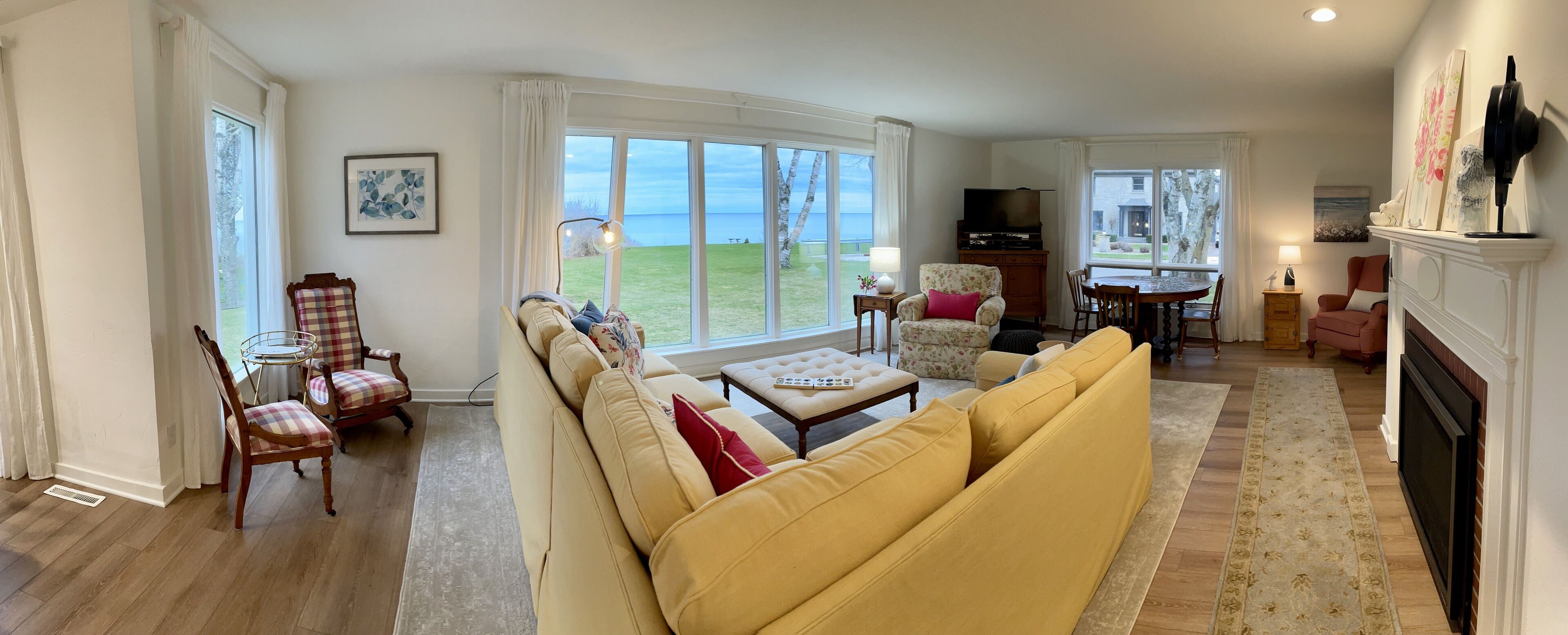 Roomy, Quiet Home Overlooking Lake Michigan