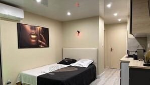 Unclassified image, 5 of 11, button - Village Naturiste - Port-vénus 117 - Studio Tout Confort - (Agde)