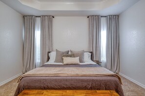 3 bedrooms, iron/ironing board, travel cot, WiFi - San Gabriel Hideaway (Georgetown)