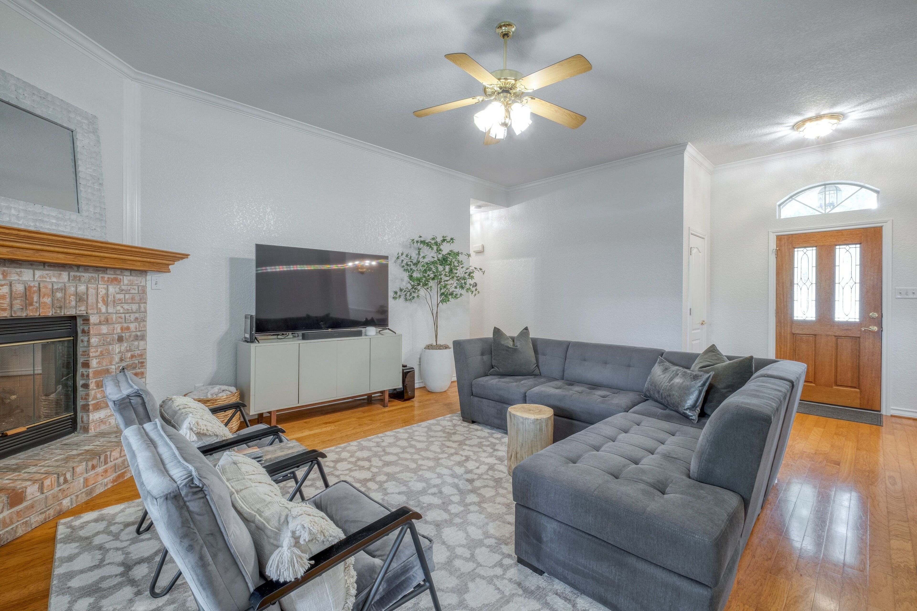 San Gabriel Hideaway