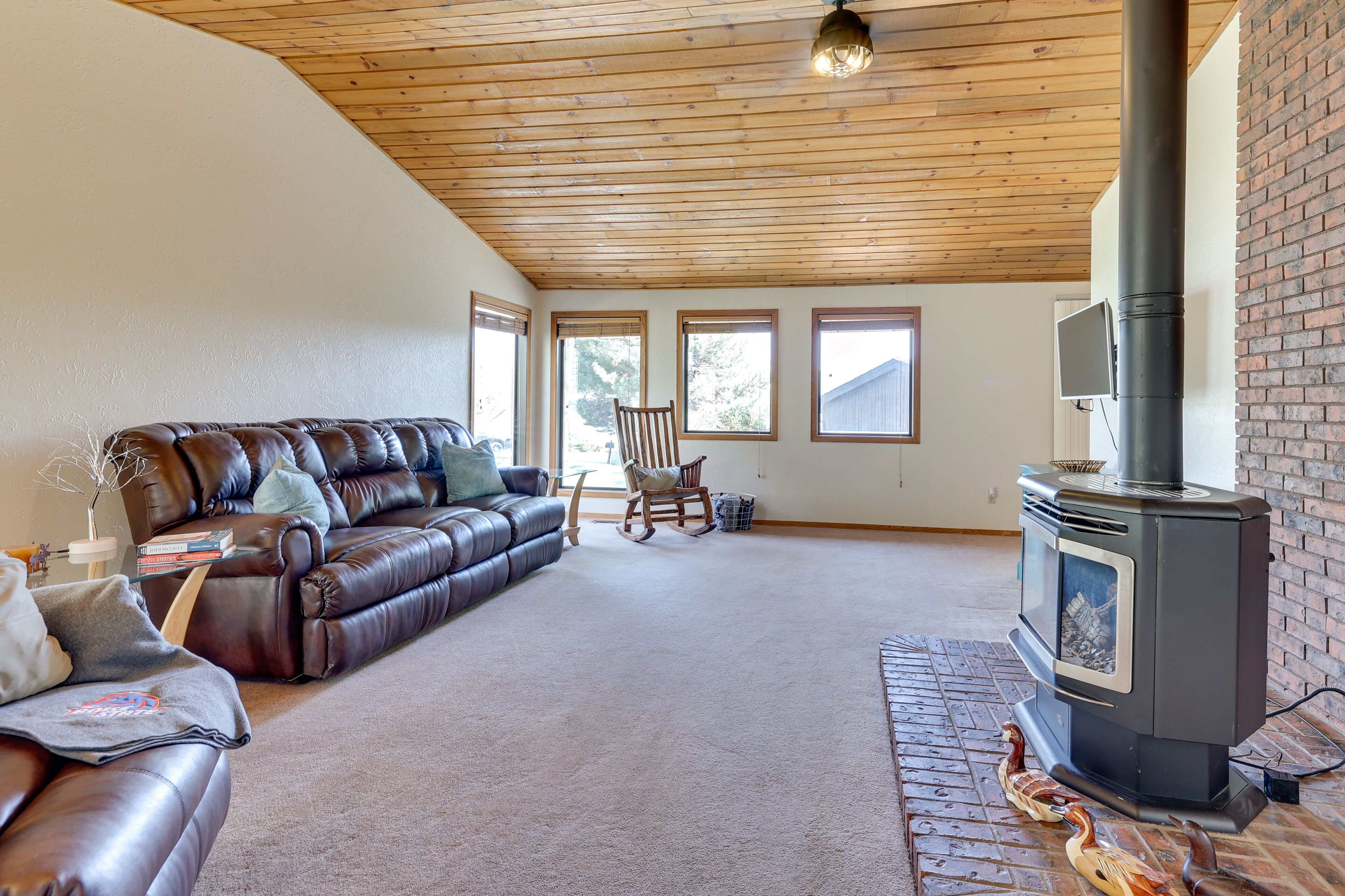 Nampa Vacation Rental Townhome Near Lake Lowell!