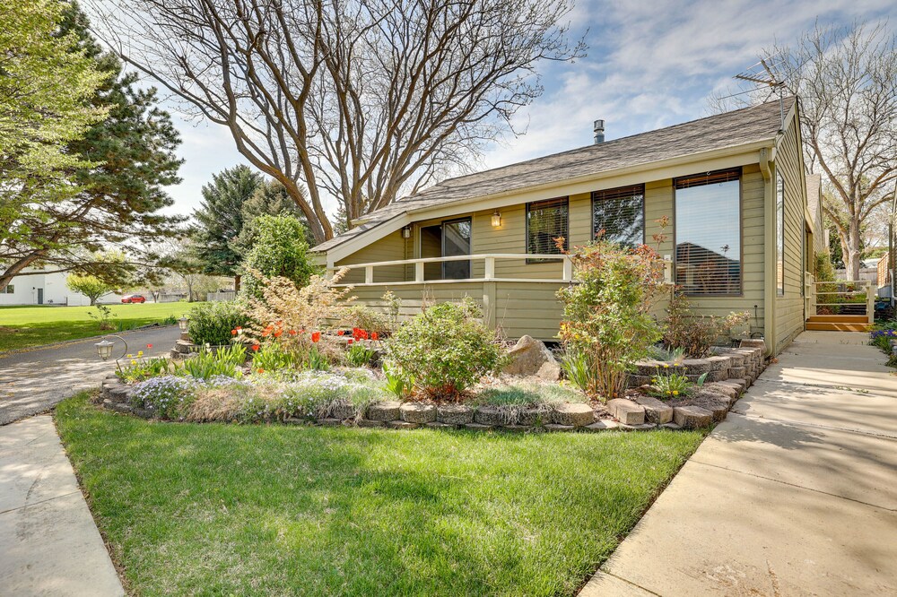 Nampa Vacation Rental Townhome Near Lake Lowell!