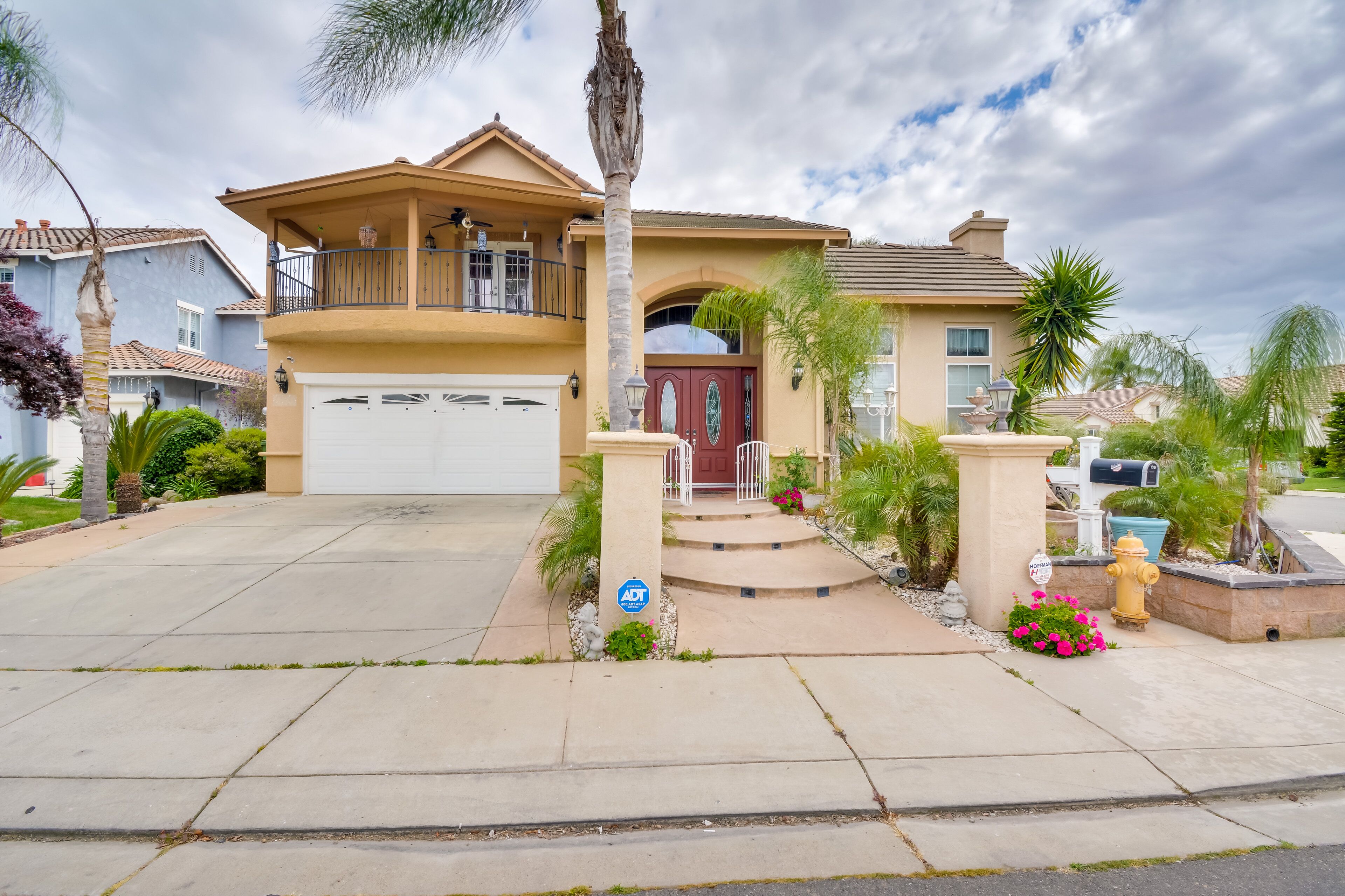 Luxe Atwater Home w/ Patio: 10 Mi to Yosemite Lake