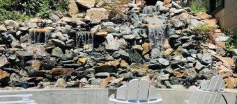 Empire Suite - Industrial modern apt in town