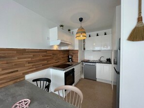 Fridge, microwave, oven, dishwasher - Côté Thalasso (Quiberon)