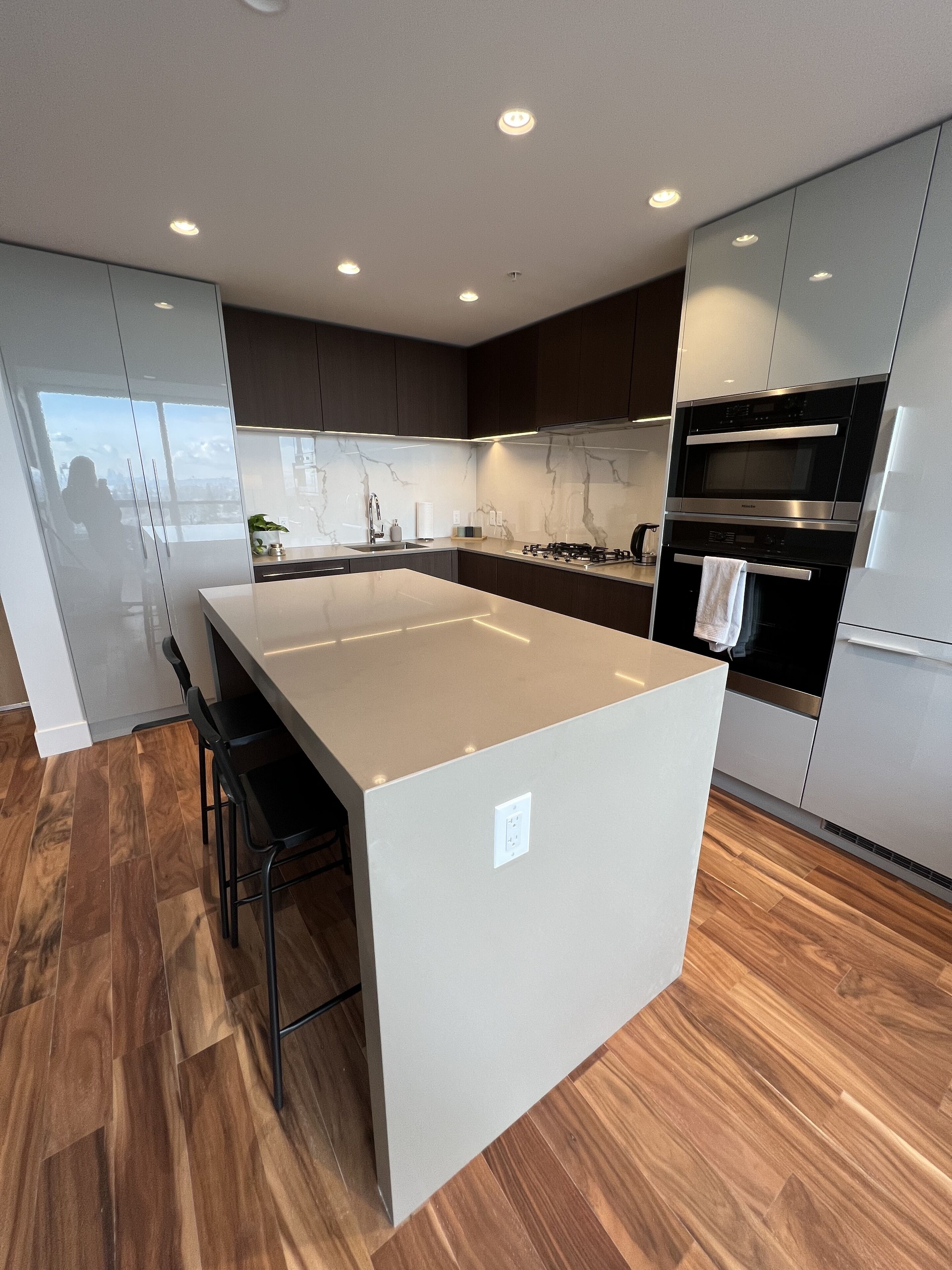 Resort Style Luxury North Van Condo With Pool & Fascinating Views