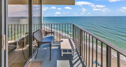 3BR Oceanfront Condo • Pools • Steps to Beach