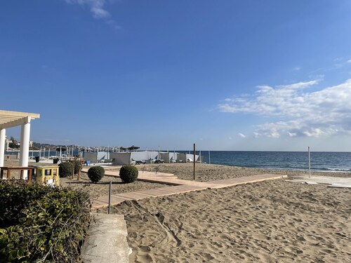 Ref 290: Townhouse with roof terrace ,pool sea view,& easy walk to the beach.