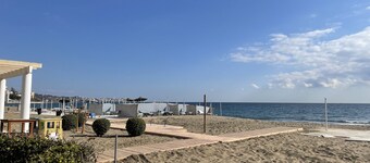 Ref 290: Townhouse with roof terrace ,pool sea view,& easy walk to the beach.