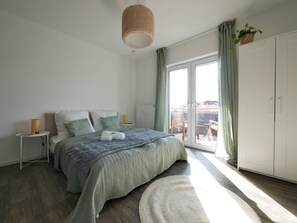 1 bedroom, iron/ironing board, free WiFi, bed sheets - Zentral, Modern, Gemütlich mit Balkon & Tiefgaragenstellplatz (Paderborn)