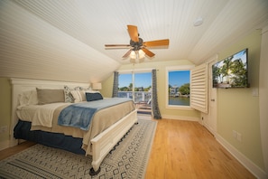 4 bedrooms, iron/ironing board, travel crib, free WiFi