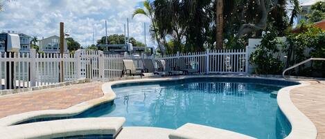 Piscine extérieure, piscine chauffée