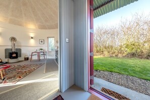Interior - Extraordinarily converted grain stores - The Silos (Framlingham)